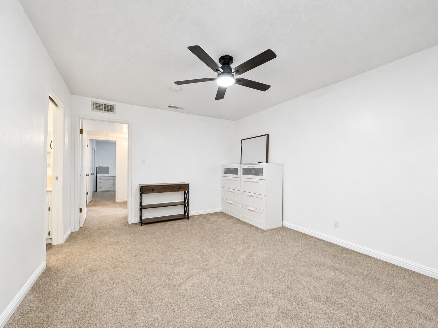 1539 E Stuart Ave, Fresno, CA 93710