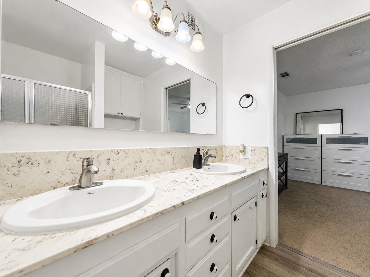 1539 E Stuart Ave, Fresno, CA 93710