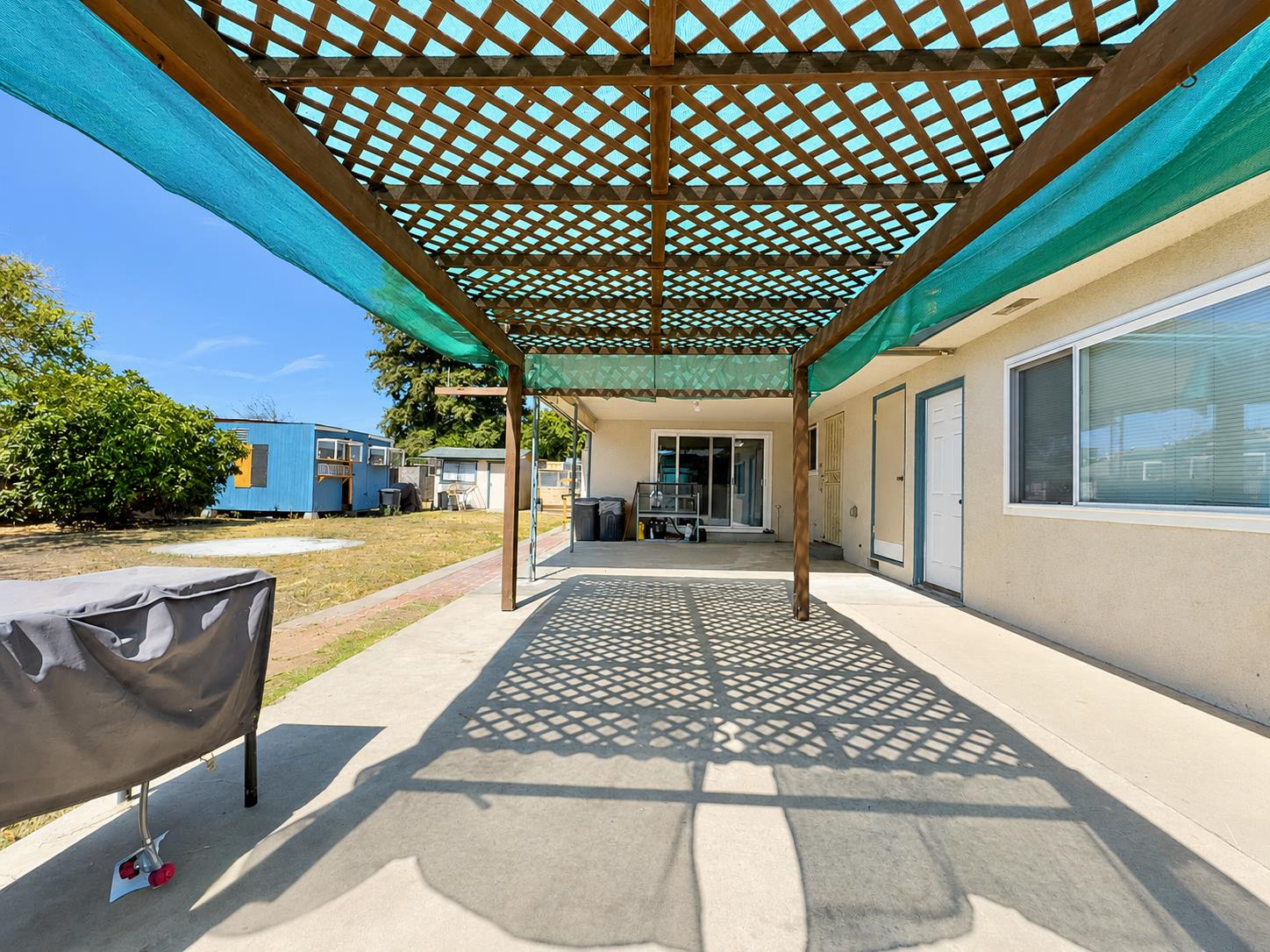 1539 E Stuart Ave, Fresno, CA 93710