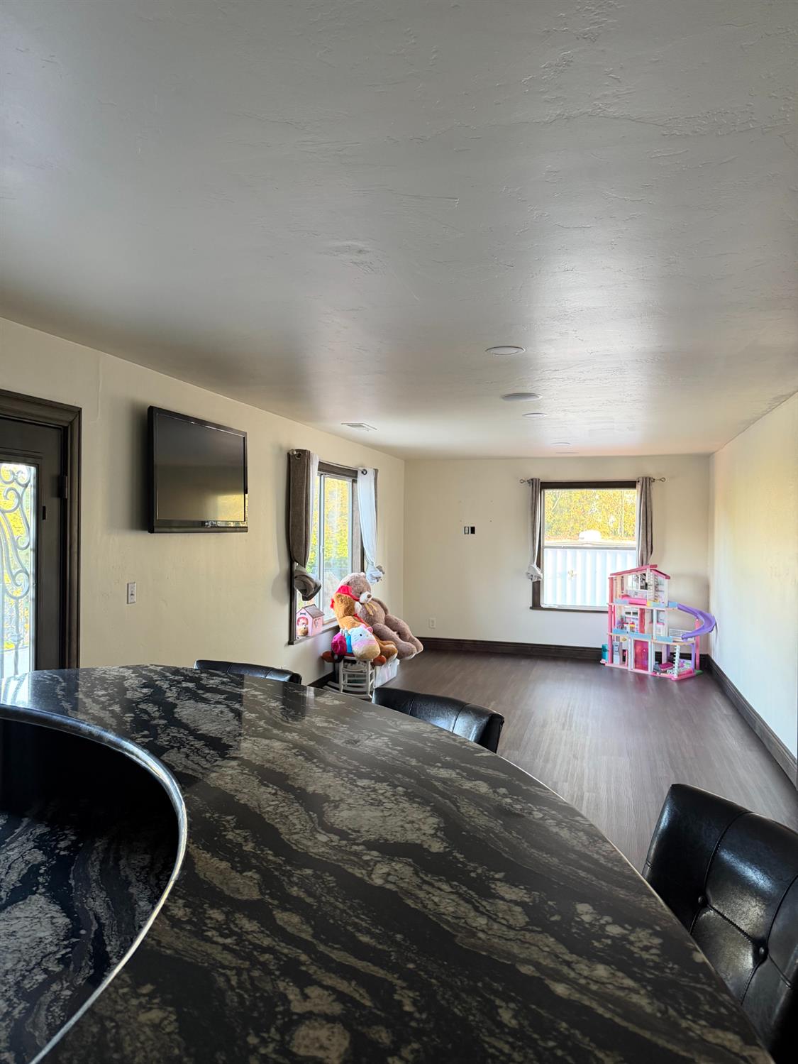 5334 N Marjan Ave, Clovis, CA 93619