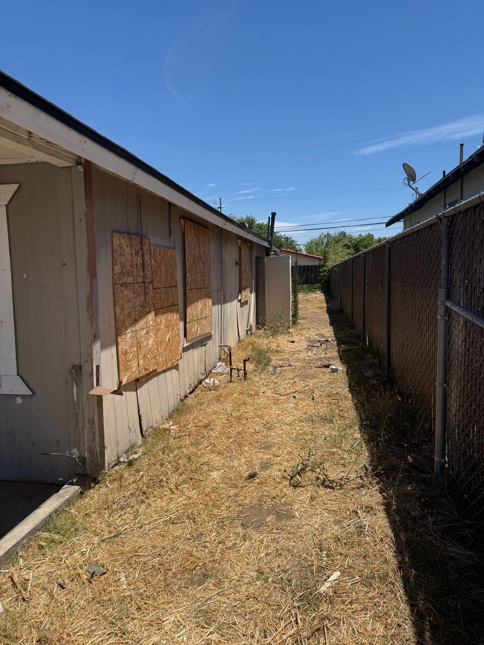 1019 S Cedar Ave, Fresno, CA 93702