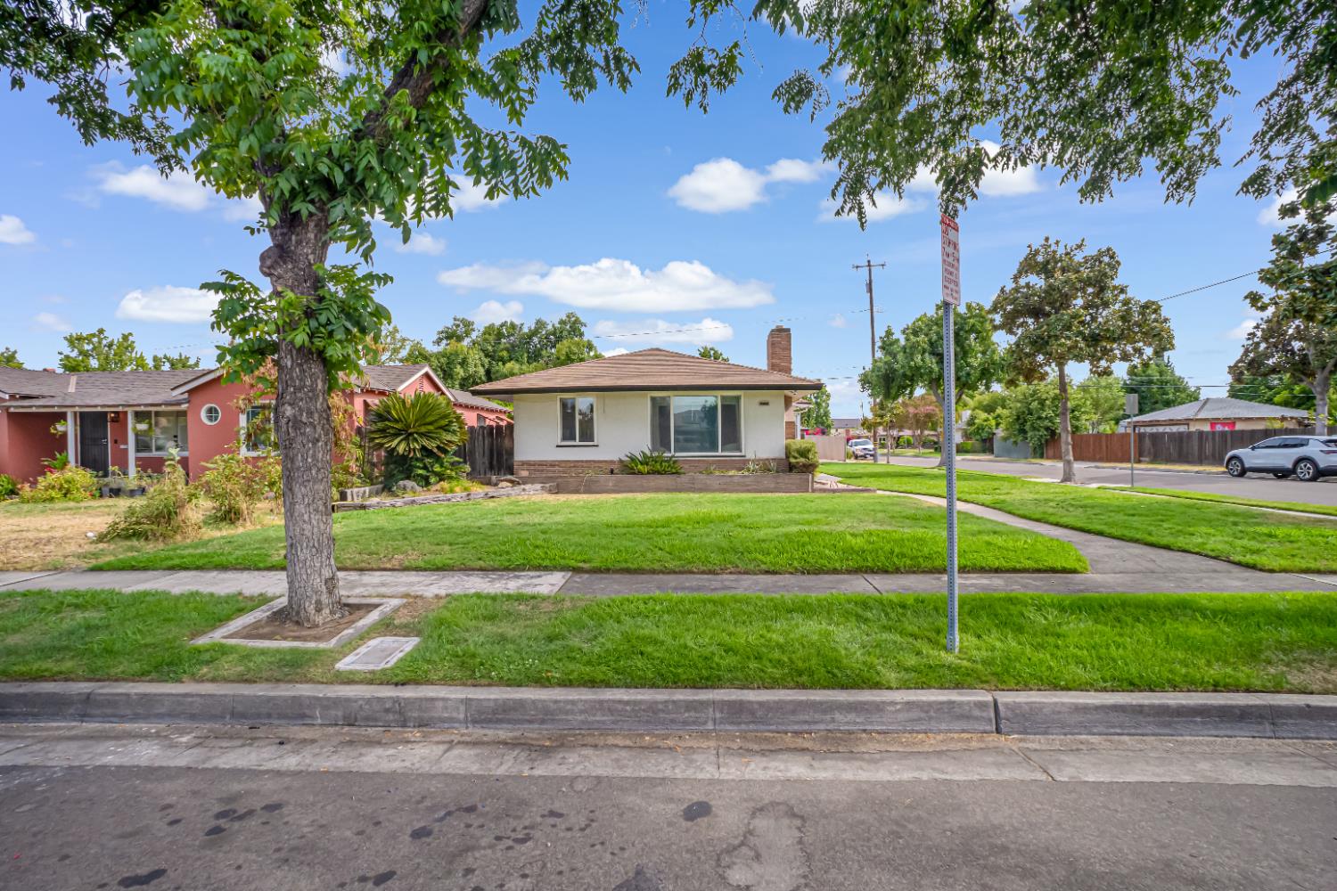 2308 E Brown Ave, Fresno, CA 93703