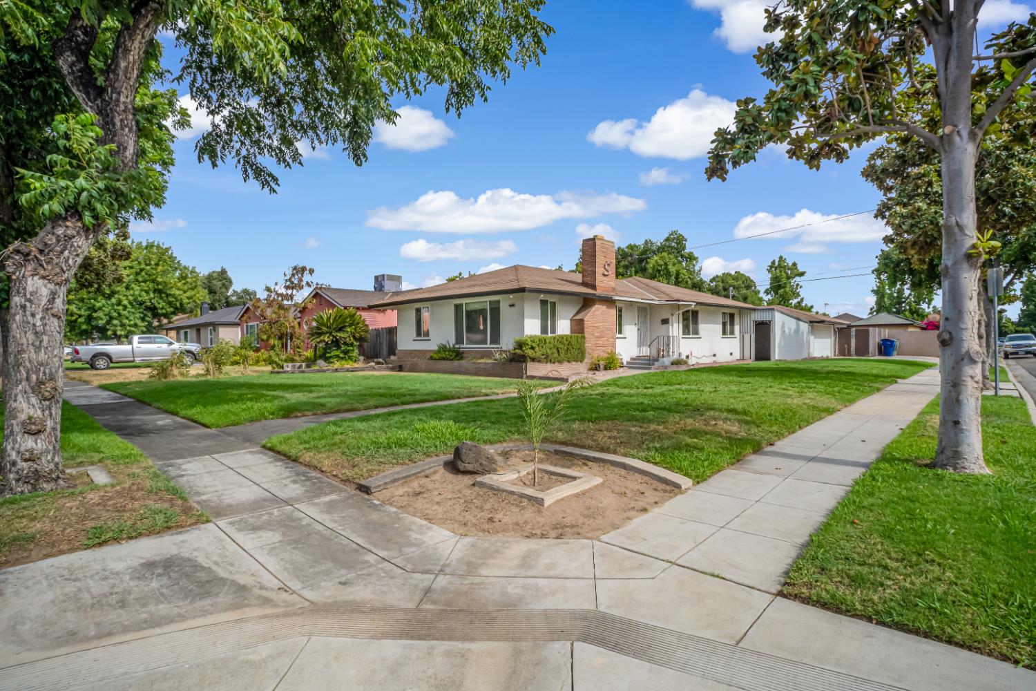 2308 E Brown Ave, Fresno, CA 93703