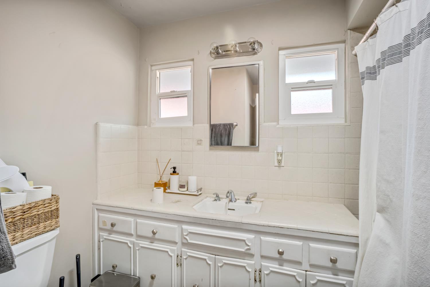 2308 E Brown Ave, Fresno, CA 93703