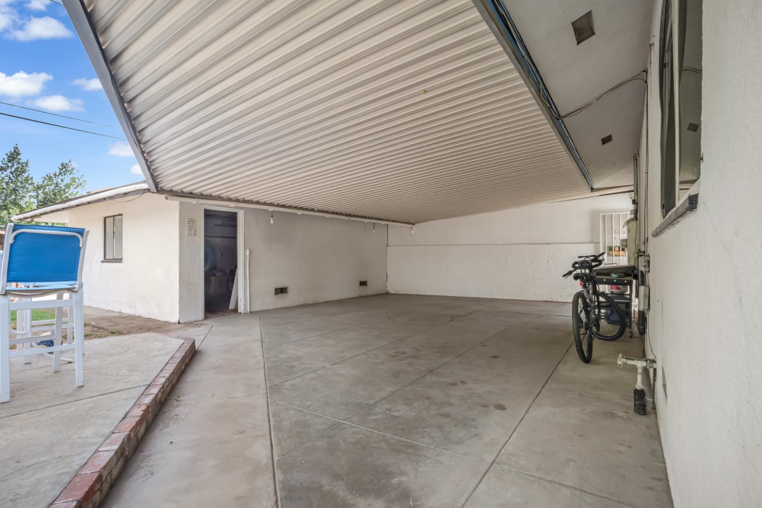 2308 E Brown Ave, Fresno, CA 93703
