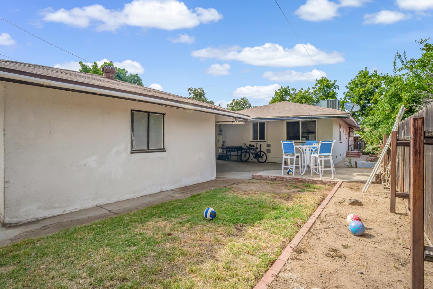 2308 E Brown Ave, Fresno, CA 93703