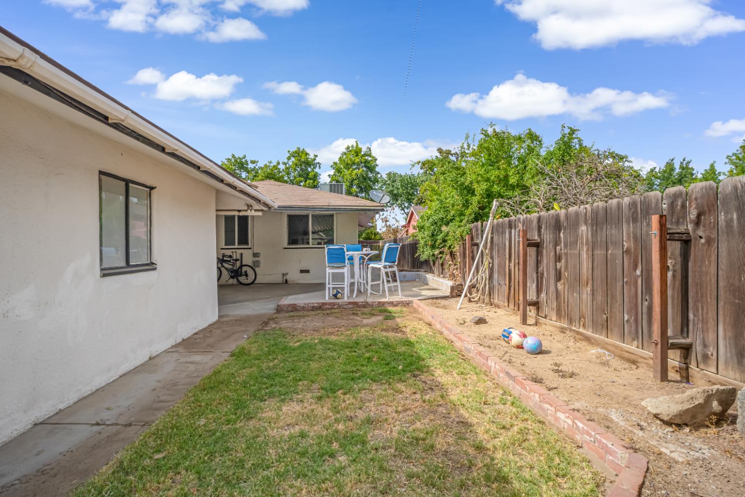 2308 E Brown Ave, Fresno, CA 93703