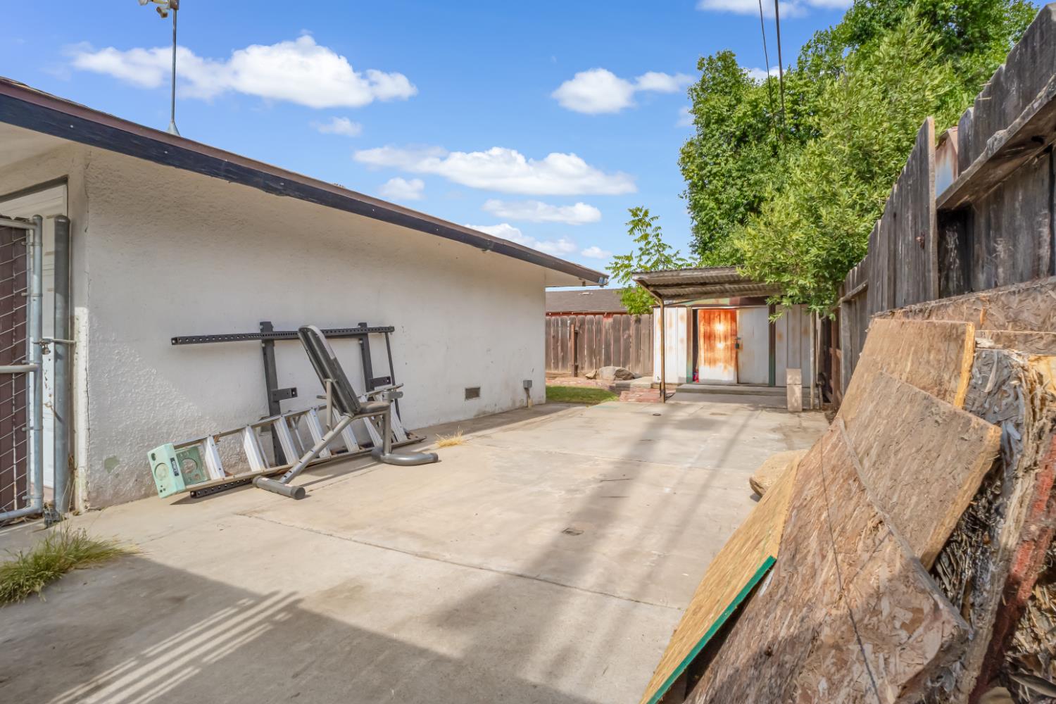 2308 E Brown Ave, Fresno, CA 93703