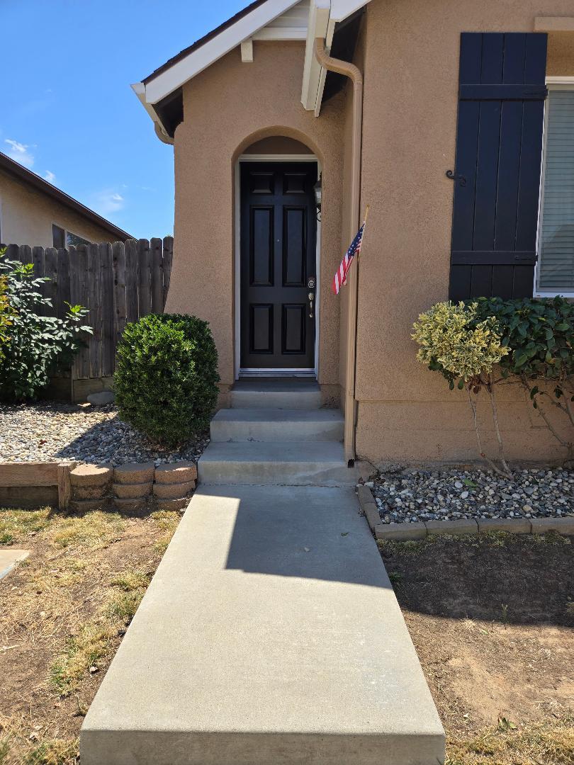 7387 E Robinson Ave, Fresno, CA 93737