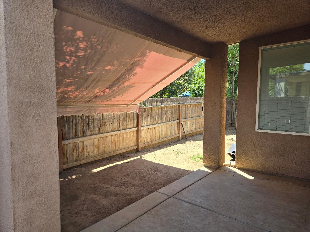 7387 E Robinson Ave, Fresno, CA 93737