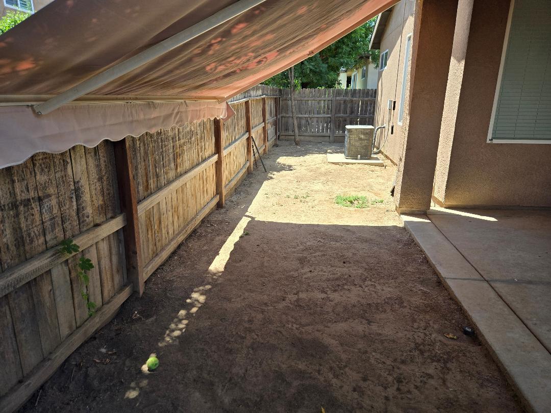 7387 E Robinson Ave, Fresno, CA 93737