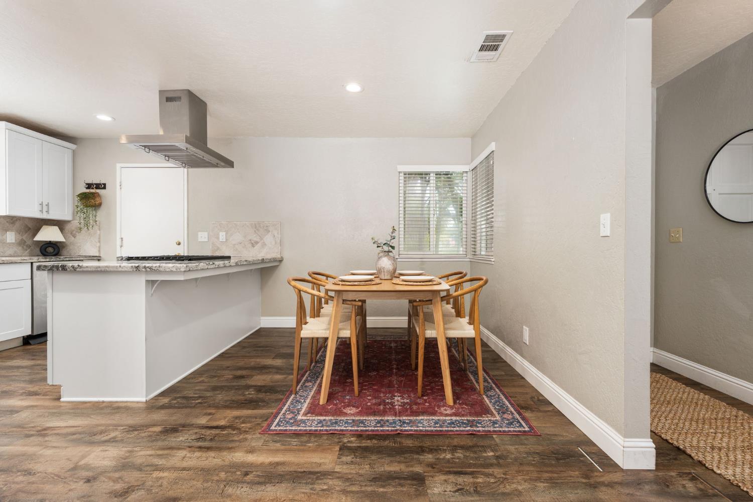 1422 Rall Ave, Clovis, CA 93611