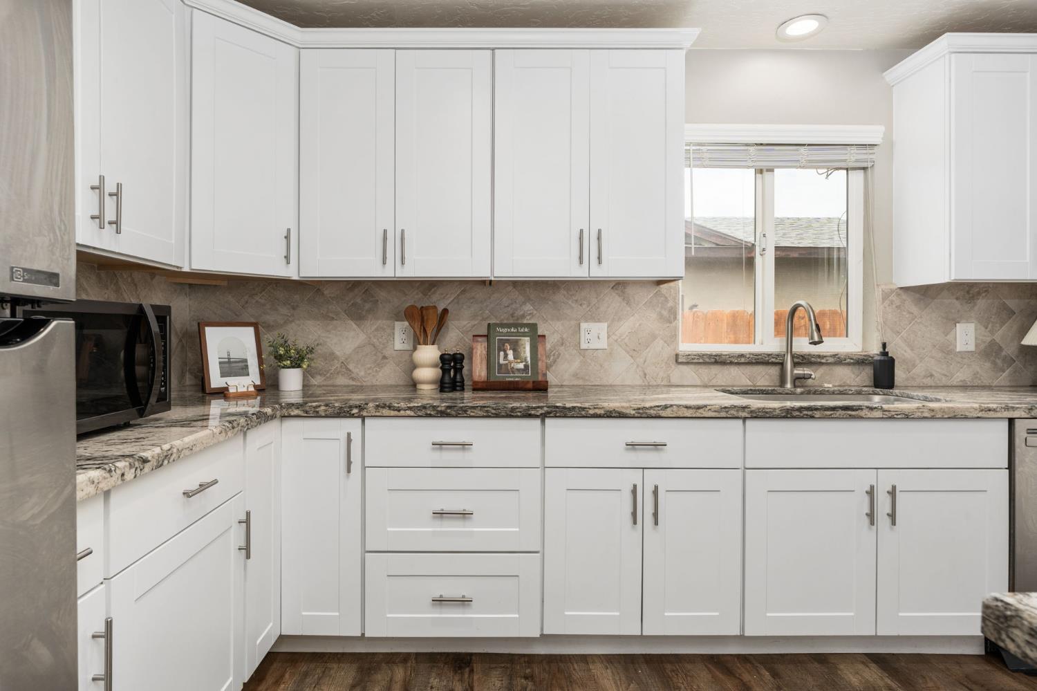 1422 Rall Ave, Clovis, CA 93611