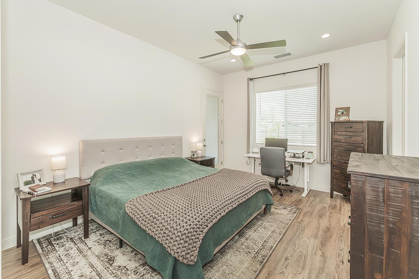 2193 E Kamm Ave, Kingsburg, CA 93631