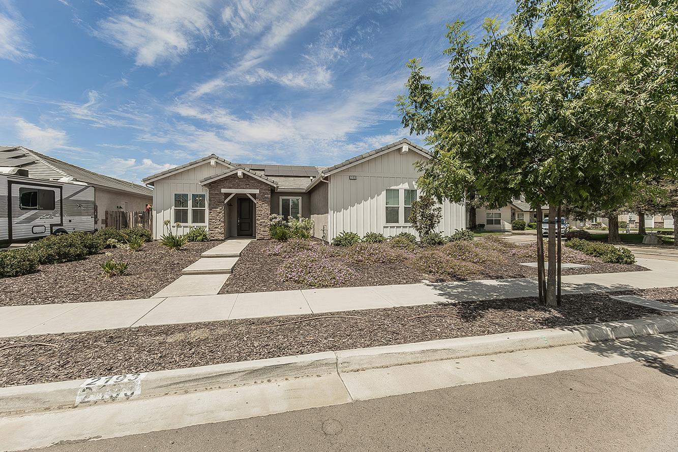 2193 E Kamm Ave, Kingsburg, CA 93631