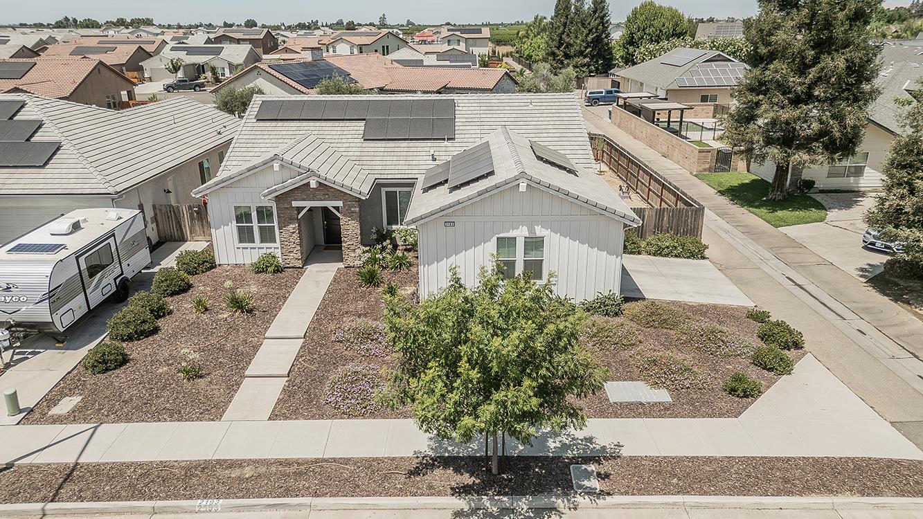 2193 E Kamm Ave, Kingsburg, CA 93631