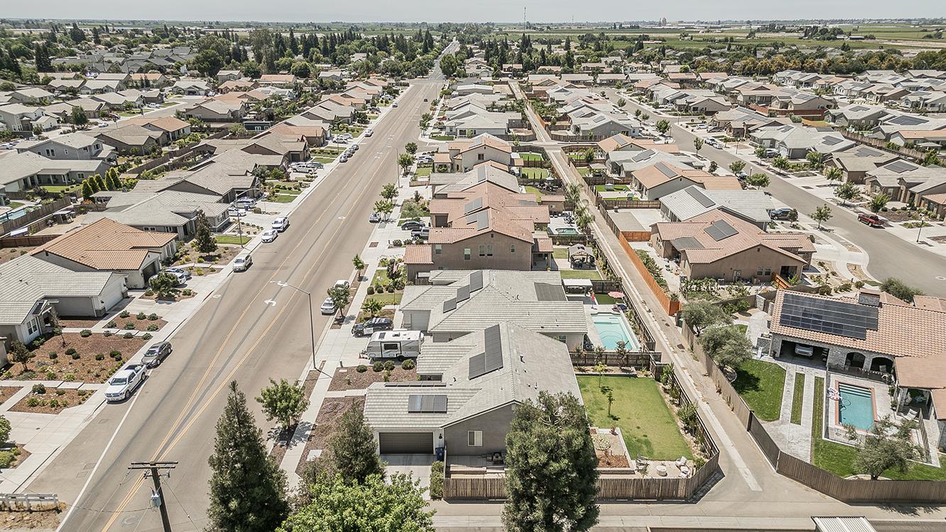 2193 E Kamm Ave, Kingsburg, CA 93631