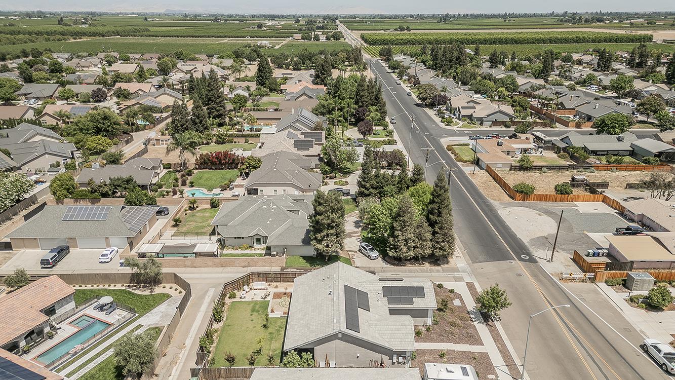 2193 E Kamm Ave, Kingsburg, CA 93631