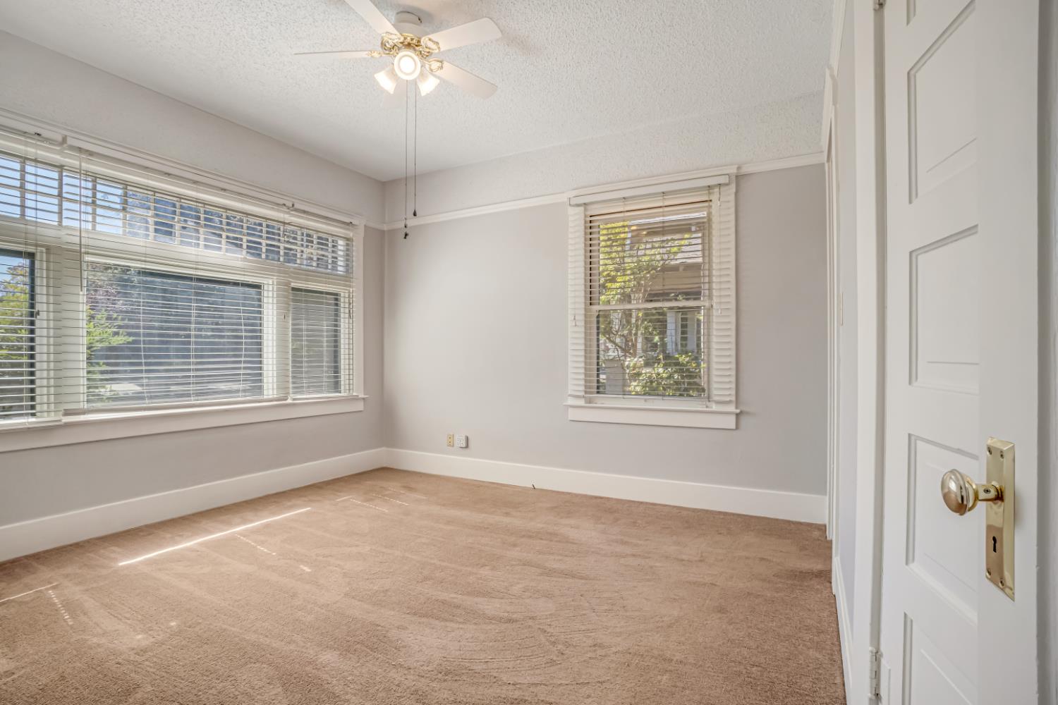 1295 N Glenn Ave, Fresno, CA 93728