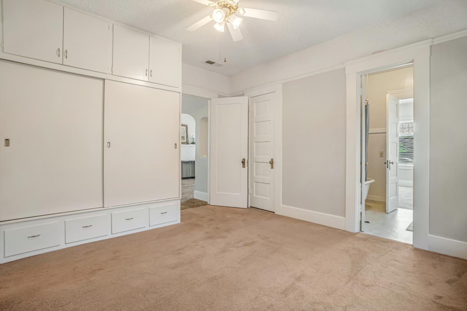 1295 N Glenn Ave, Fresno, CA 93728