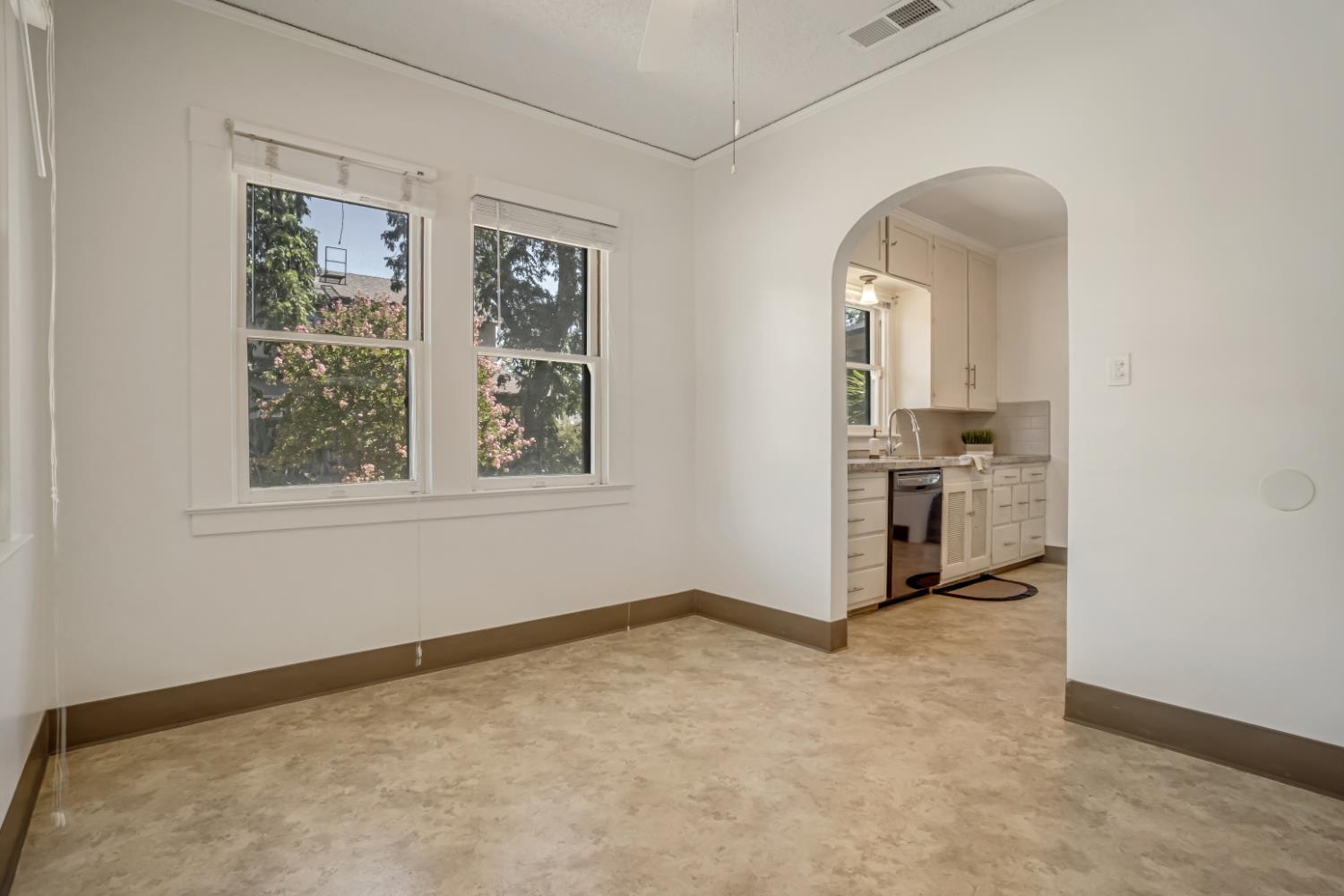 1295 N Glenn Ave, Fresno, CA 93728