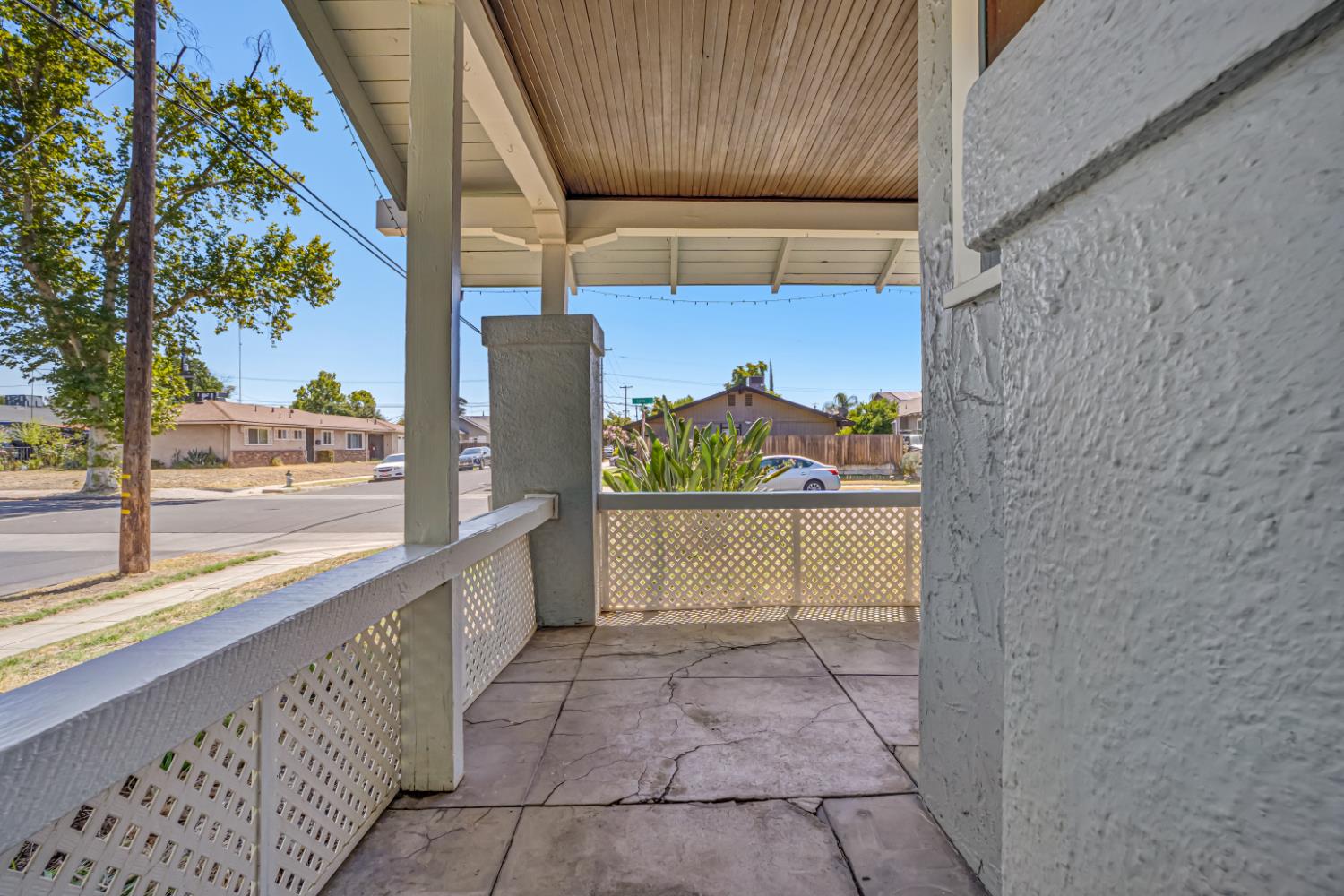 1295 N Glenn Ave, Fresno, CA 93728