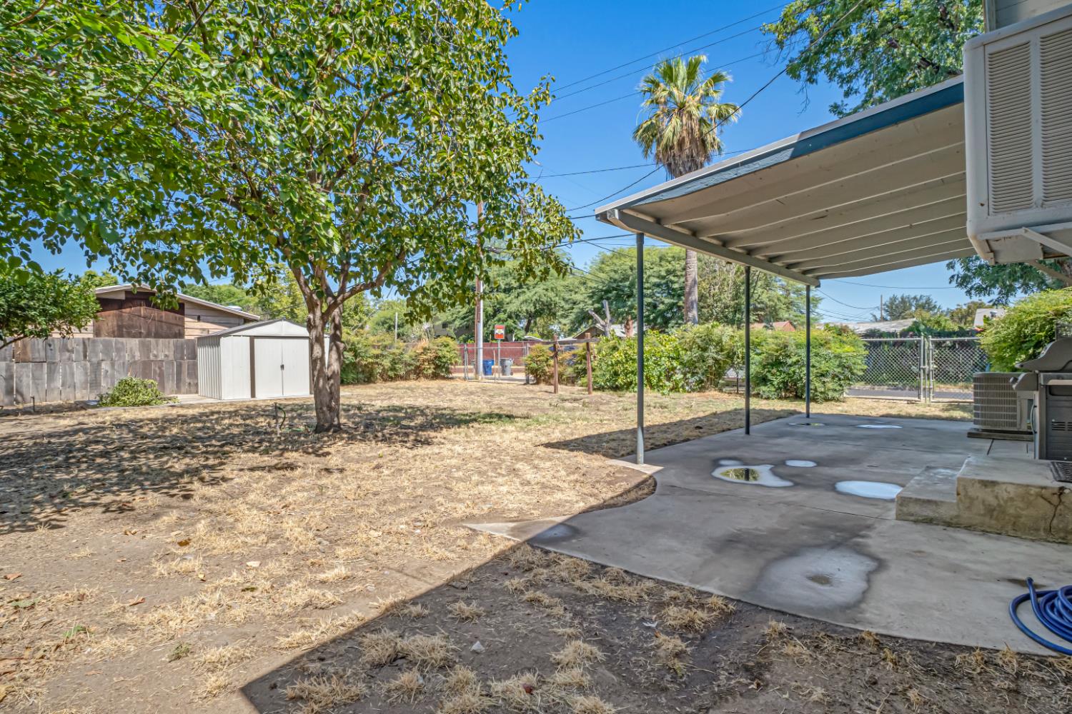 1295 N Glenn Ave, Fresno, CA 93728