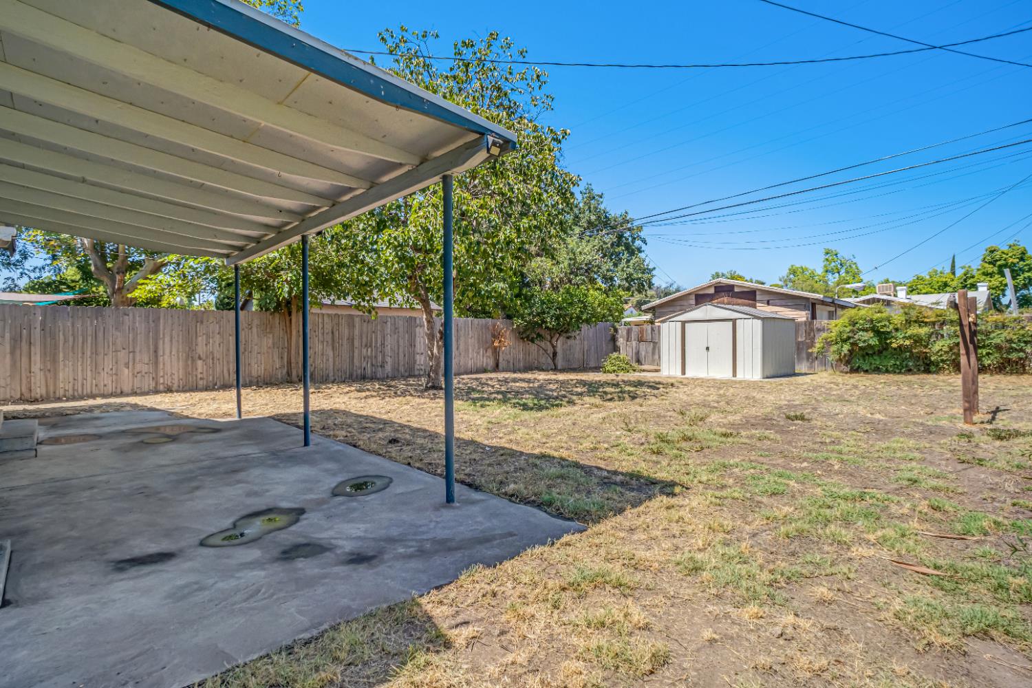 1295 N Glenn Ave, Fresno, CA 93728