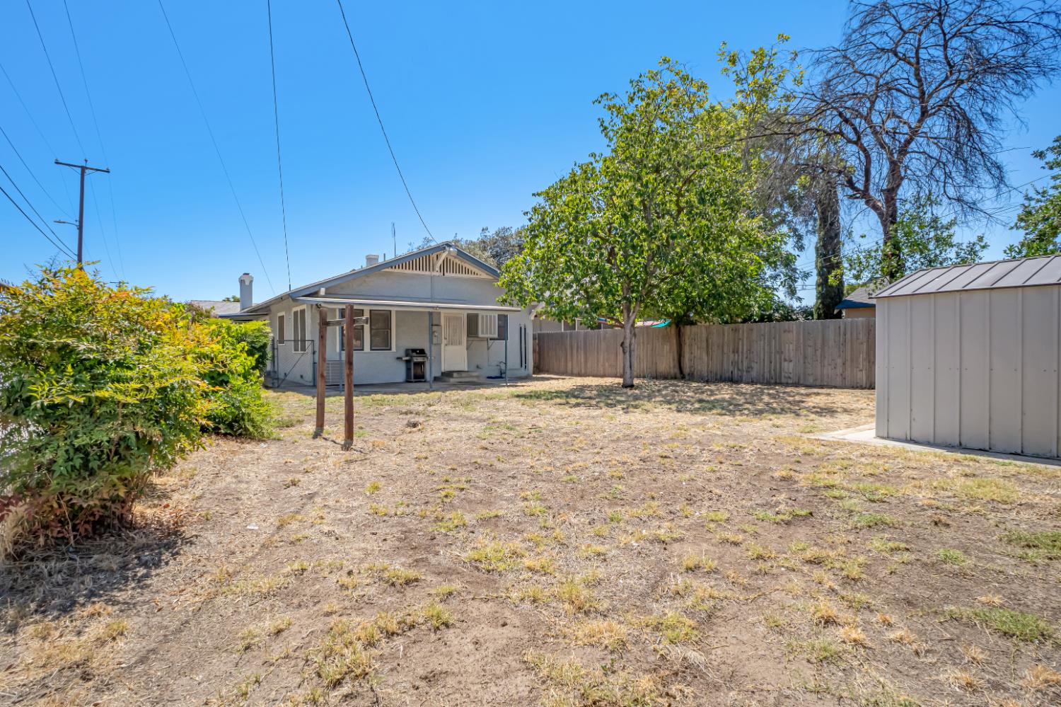 1295 N Glenn Ave, Fresno, CA 93728
