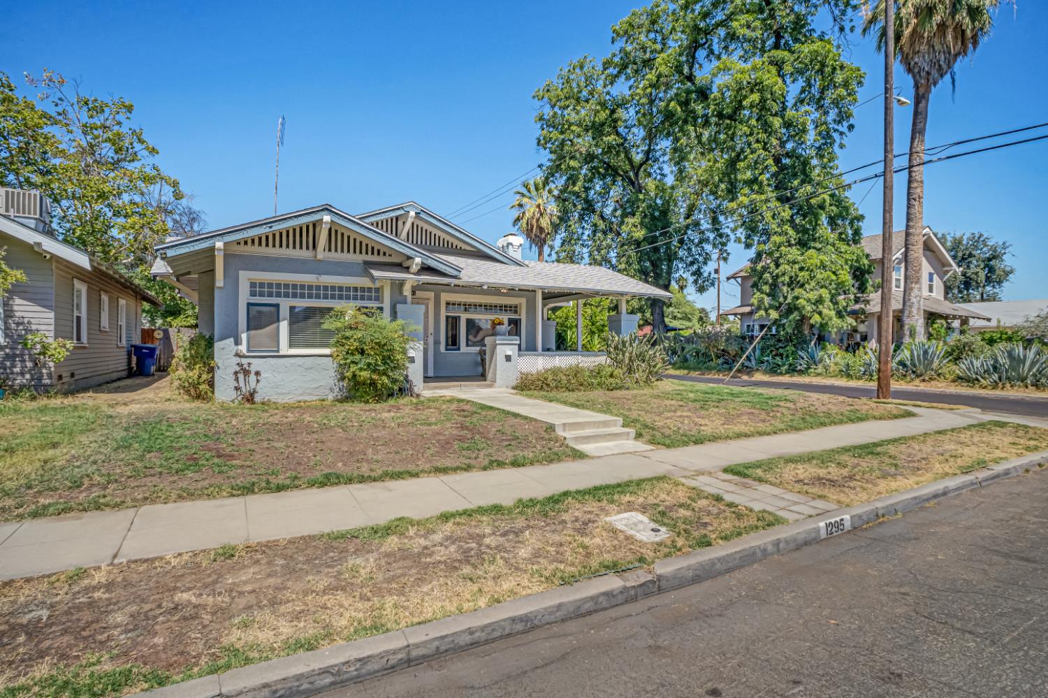 1295 N Glenn Ave, Fresno, CA 93728