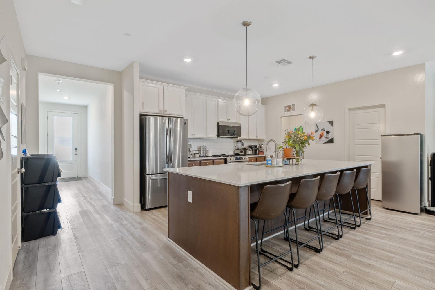 2042 N Hughes Ave, Clovis, CA 93619