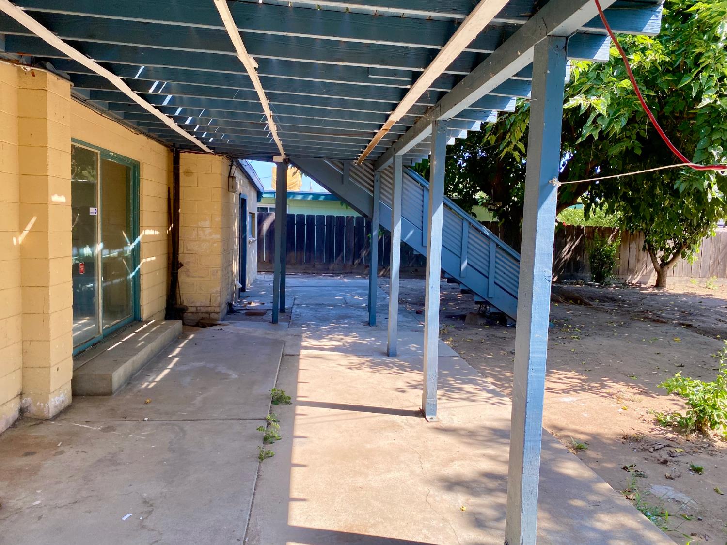 1264 N Pecan Ave, Reedley, CA 93654