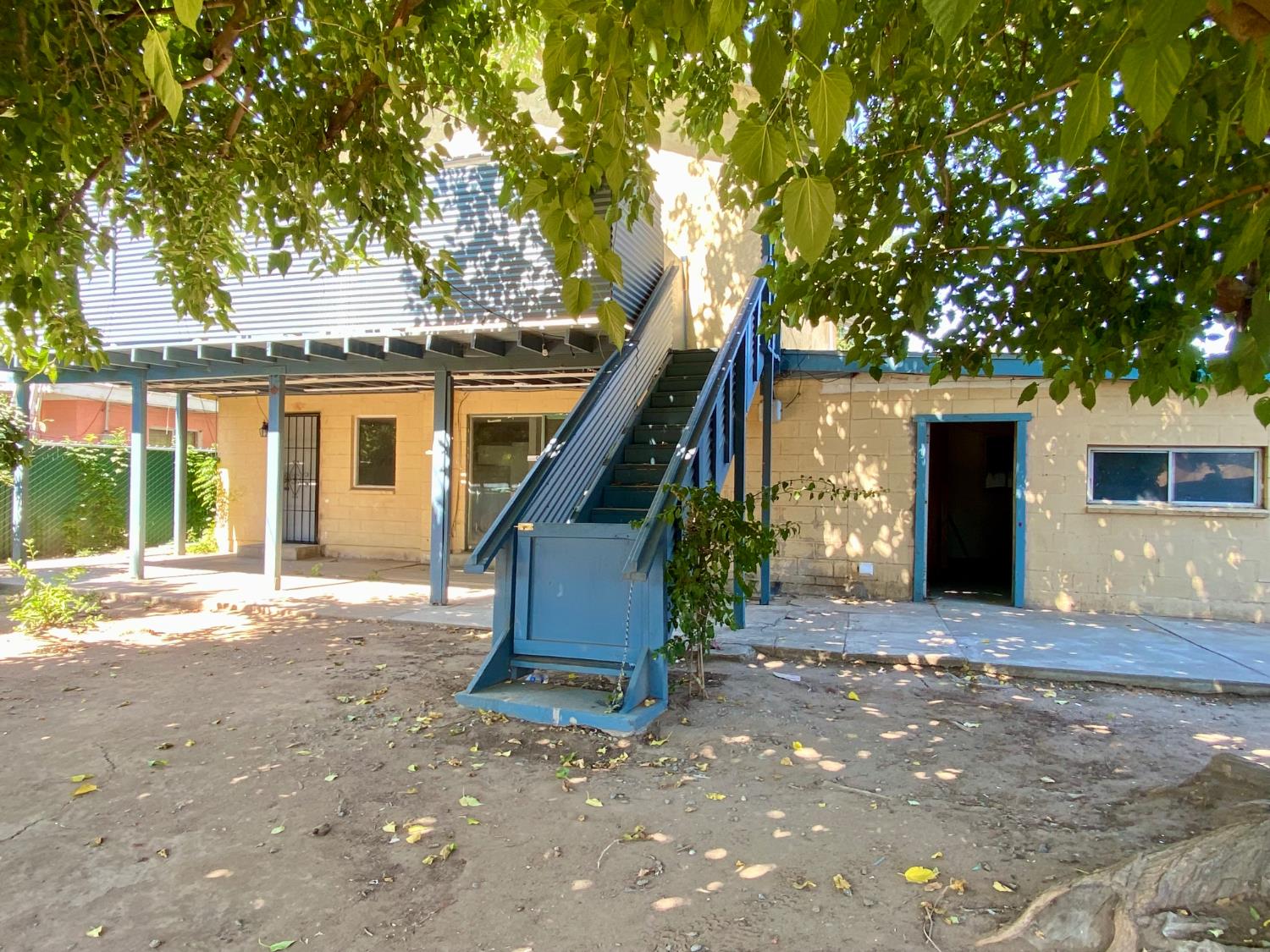 1264 N Pecan Ave, Reedley, CA 93654