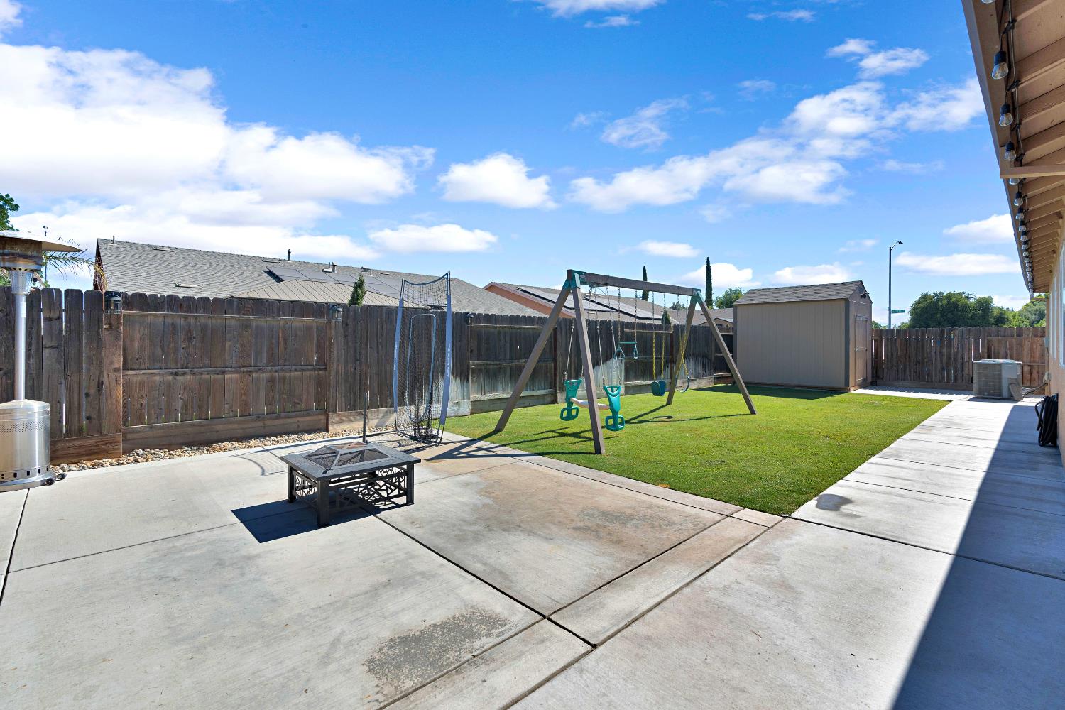 5585 E Laurite Ave, Fresno, CA 93727