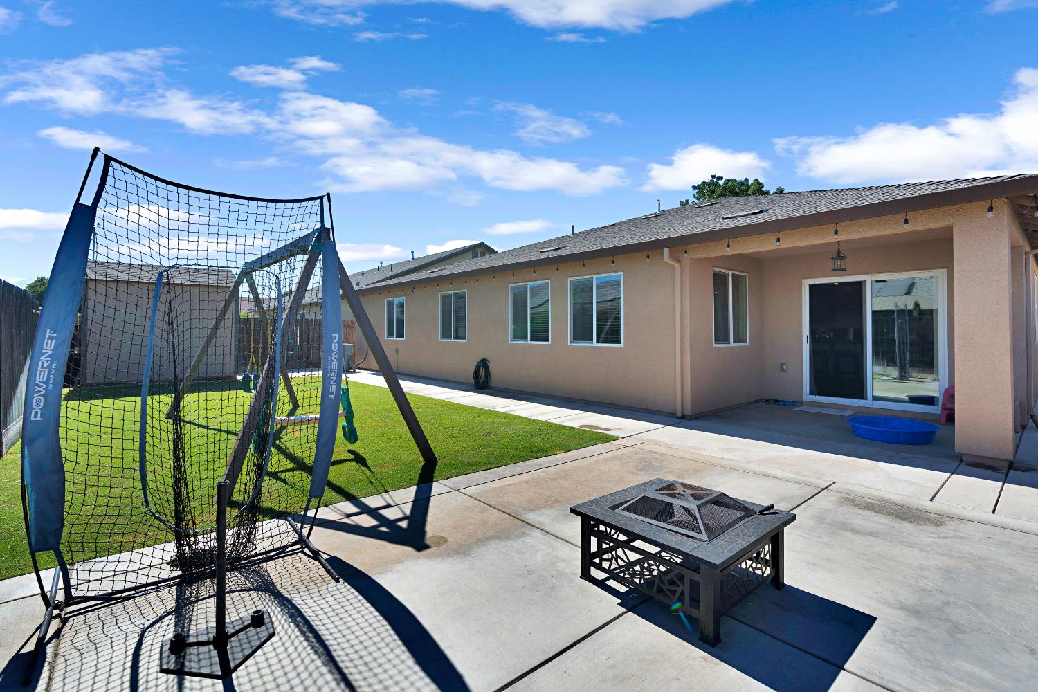 5585 E Laurite Ave, Fresno, CA 93727