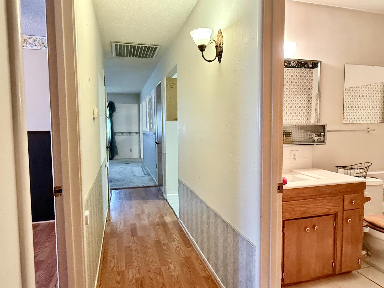 4934 E Floradora Ave, Fresno, CA 93727