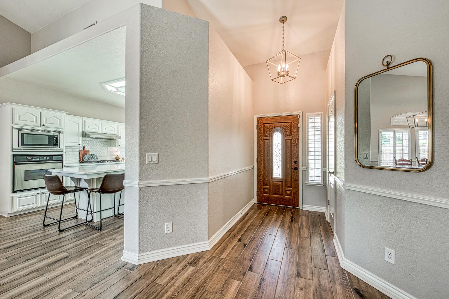 290 W Loyola Ave, Clovis, CA 93619