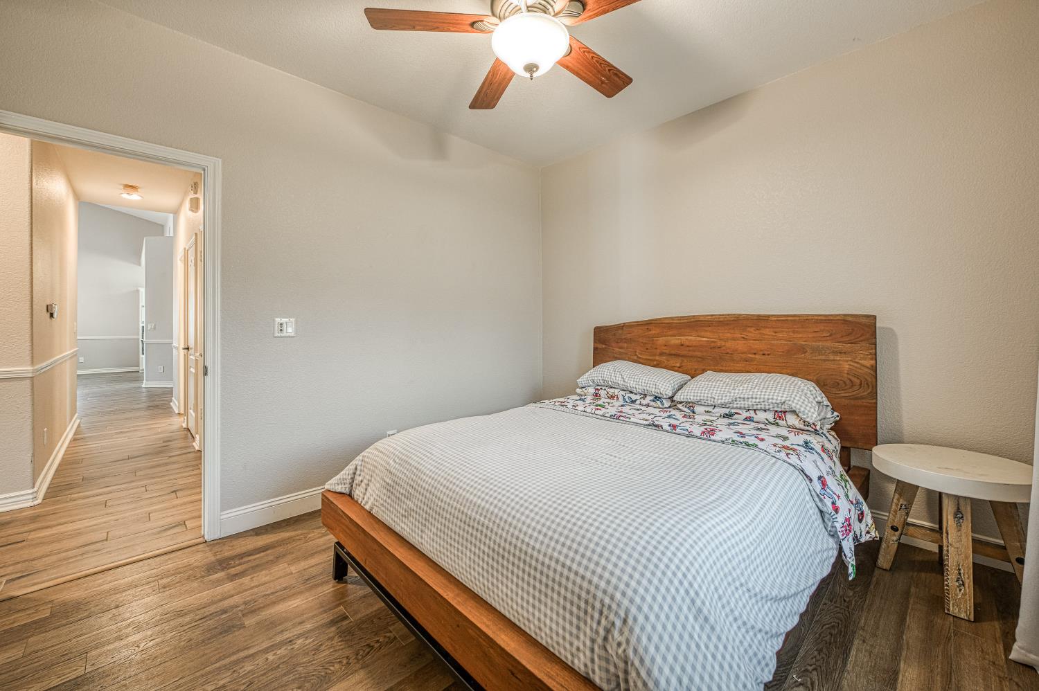 290 W Loyola Ave, Clovis, CA 93619