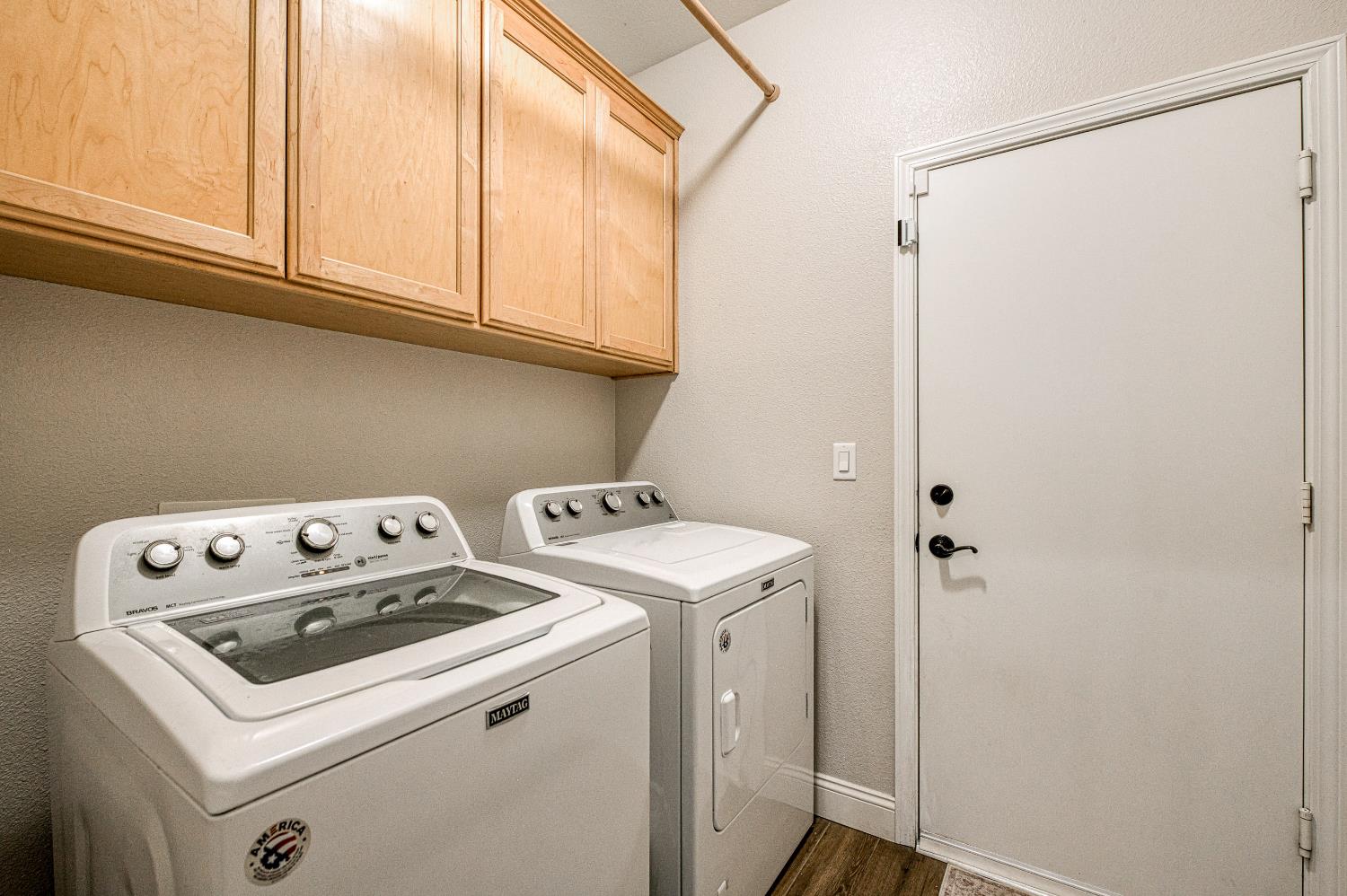 290 W Loyola Ave, Clovis, CA 93619