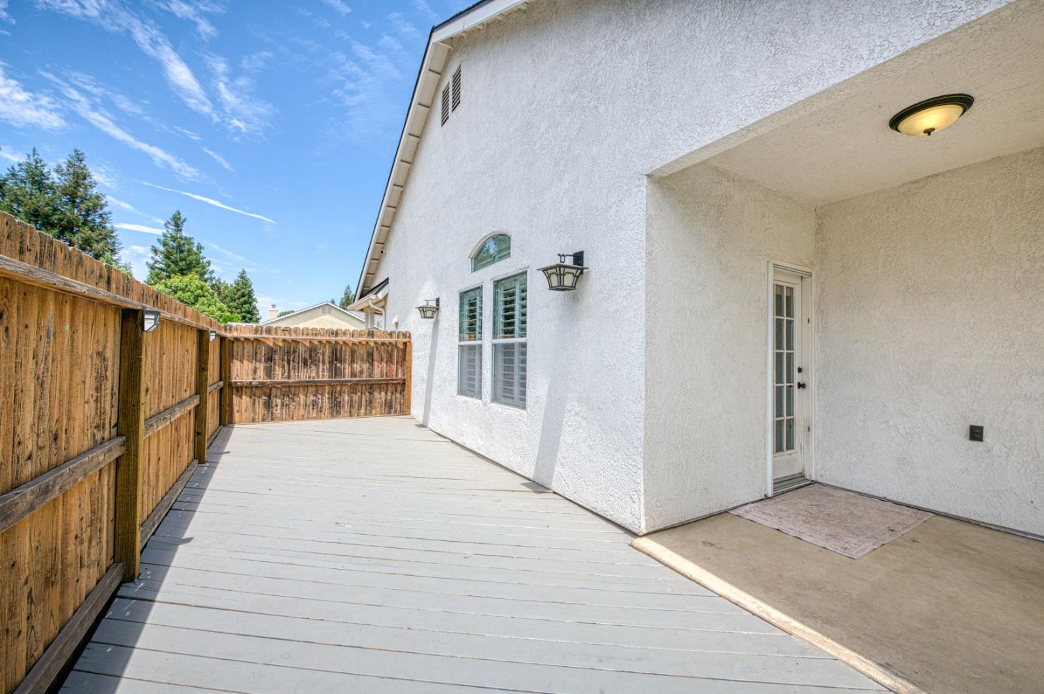290 W Loyola Ave, Clovis, CA 93619