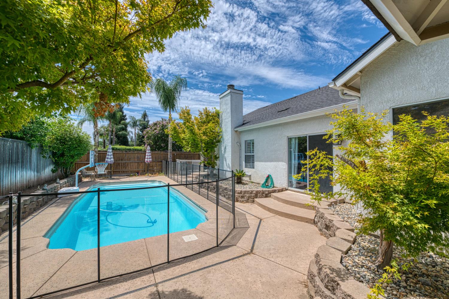 290 W Loyola Ave, Clovis, CA 93619