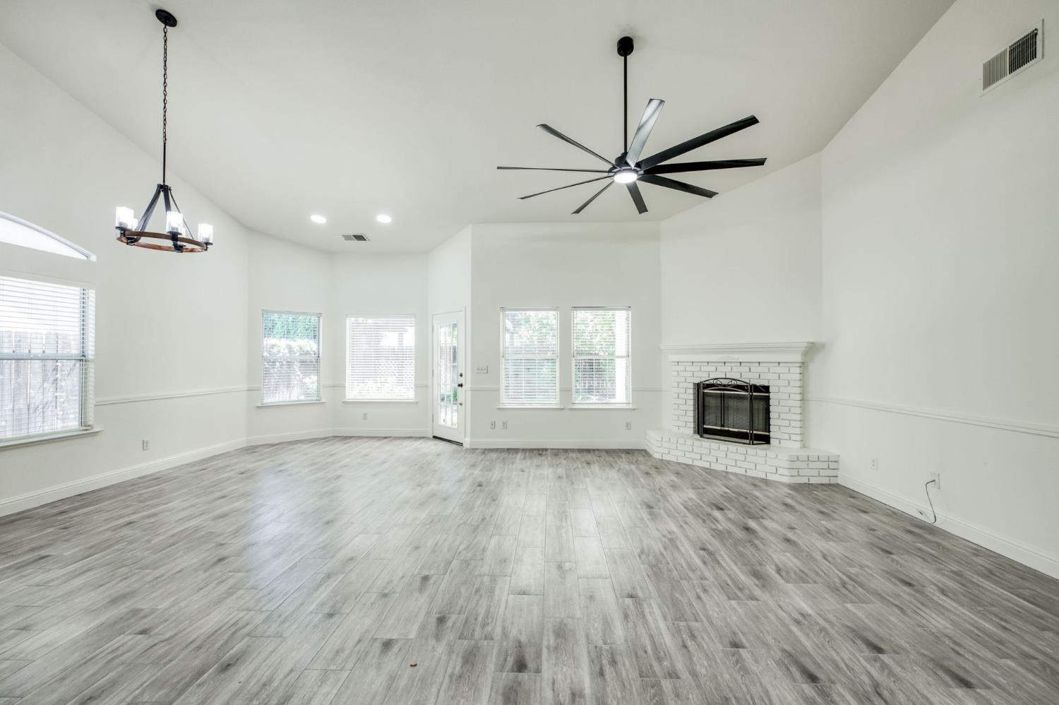 10168 N Price Ave, Fresno, CA 93730