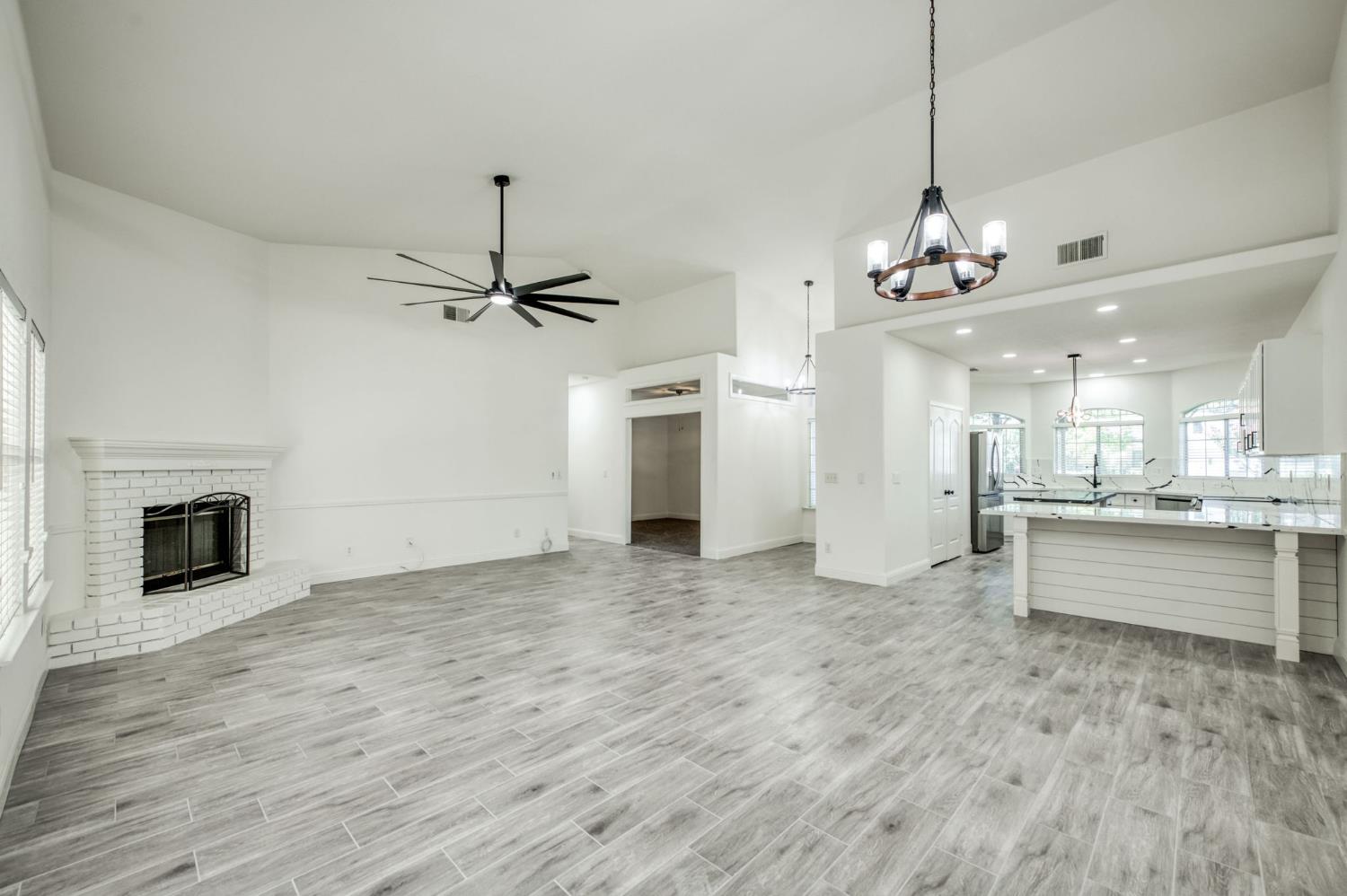 10168 N Price Ave, Fresno, CA 93730