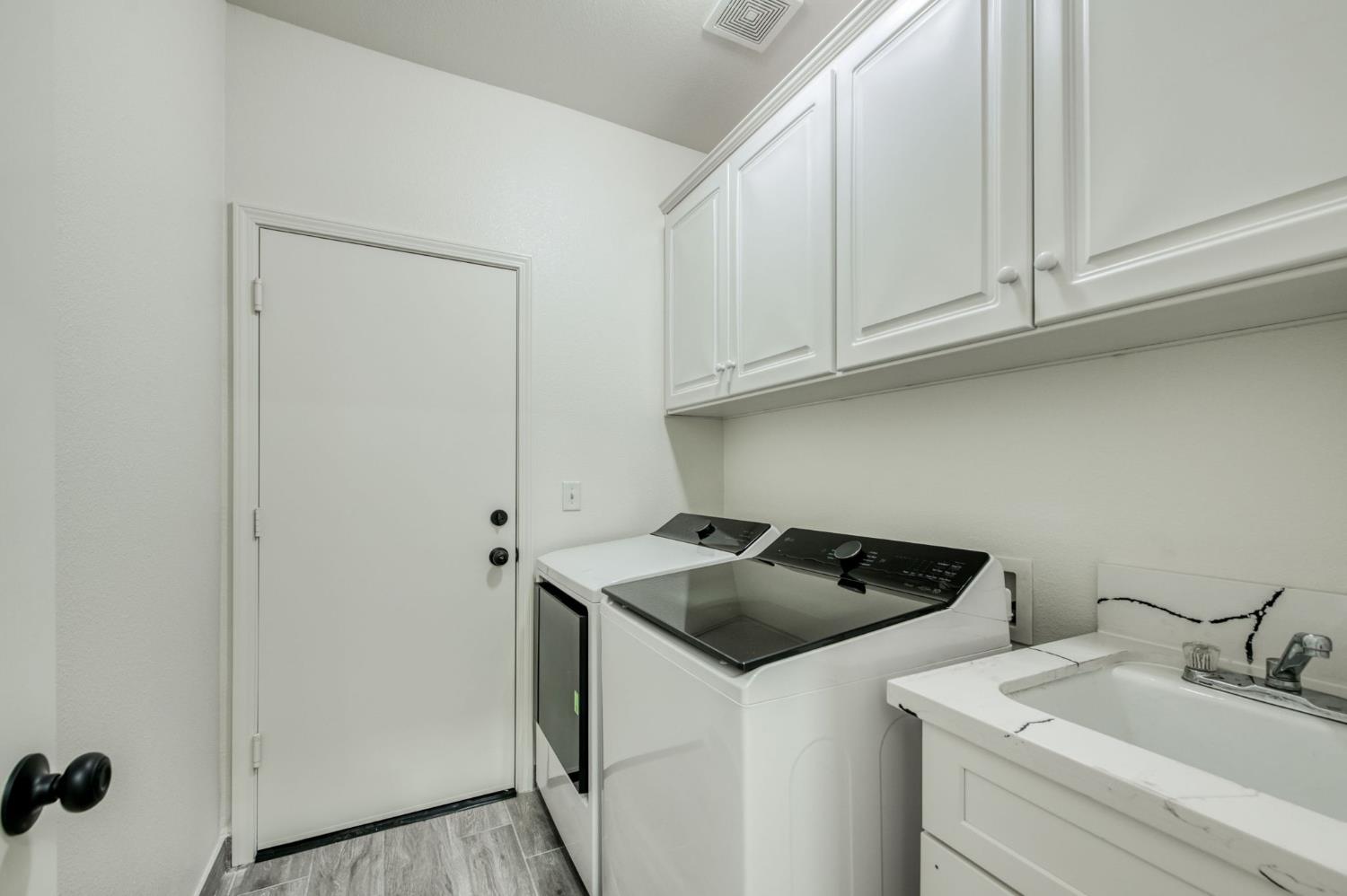 10168 N Price Ave, Fresno, CA 93730
