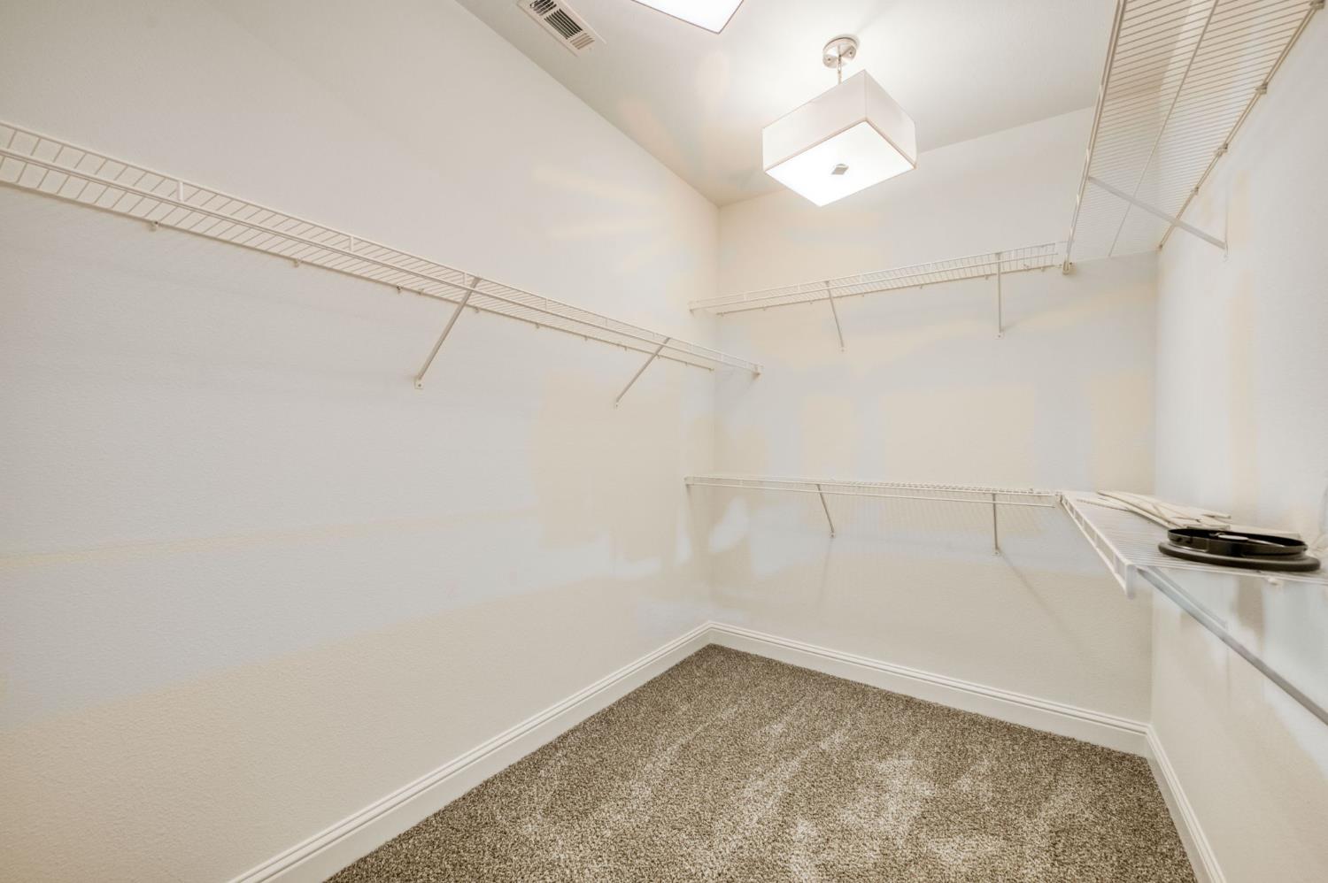 10168 N Price Ave, Fresno, CA 93730