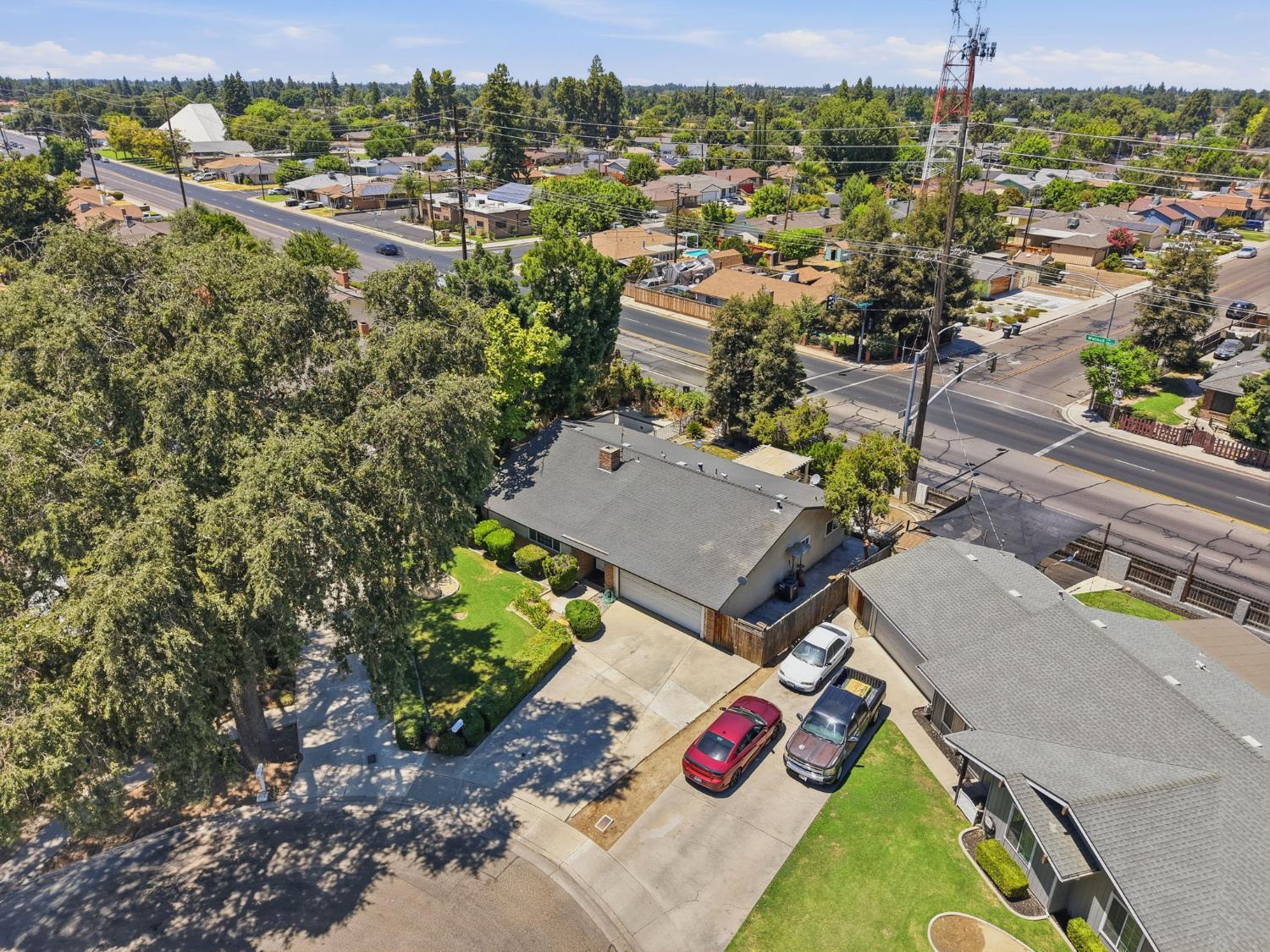 2017 S Woodland St, Visalia, CA 93277