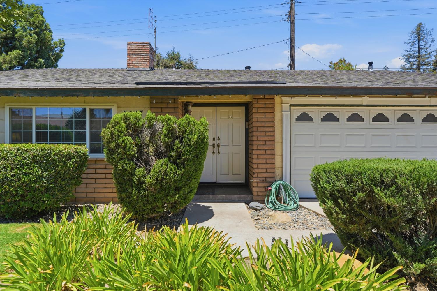2017 S Woodland St, Visalia, CA 93277