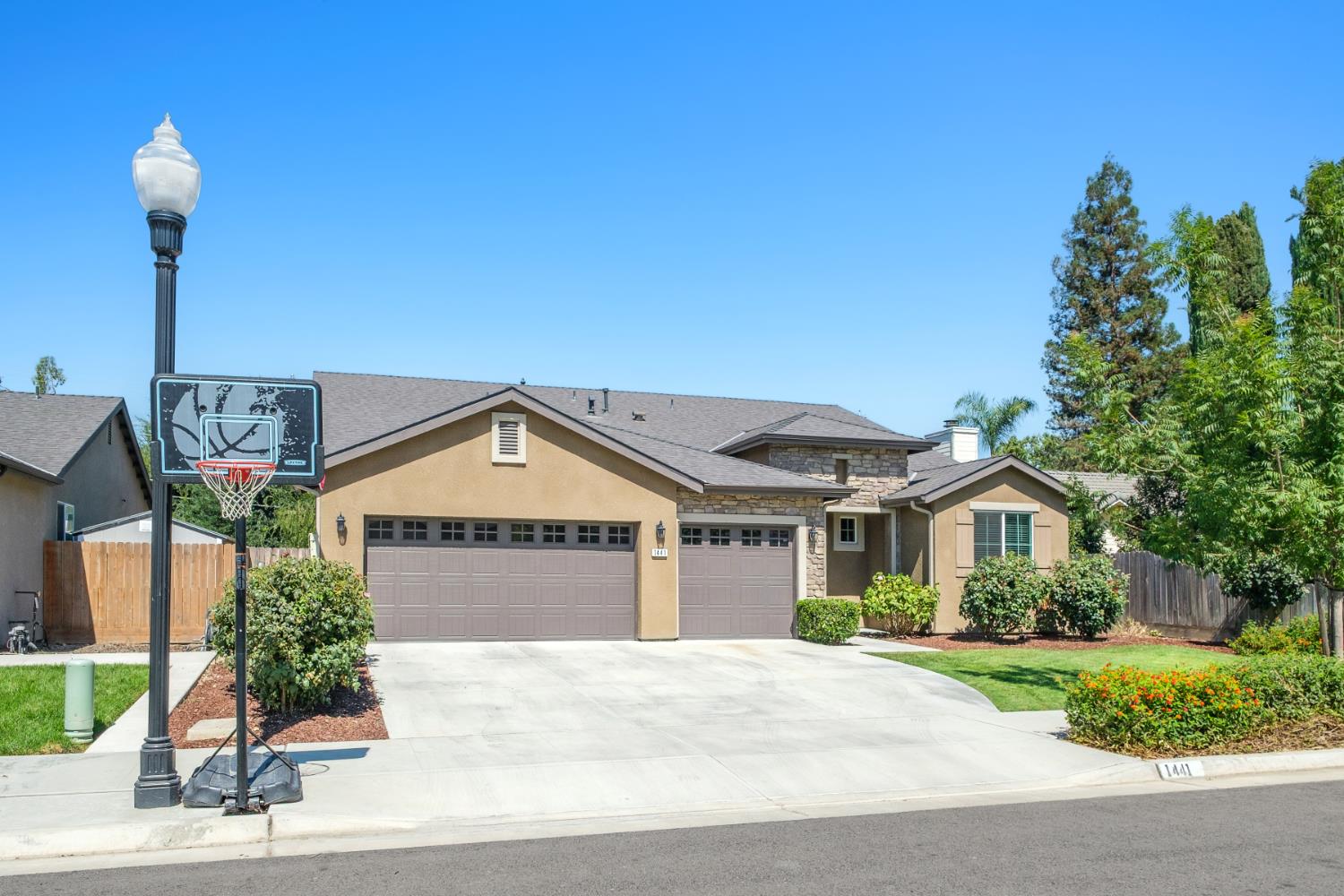 1441 22Nd Ave, Kingsburg, CA 93631