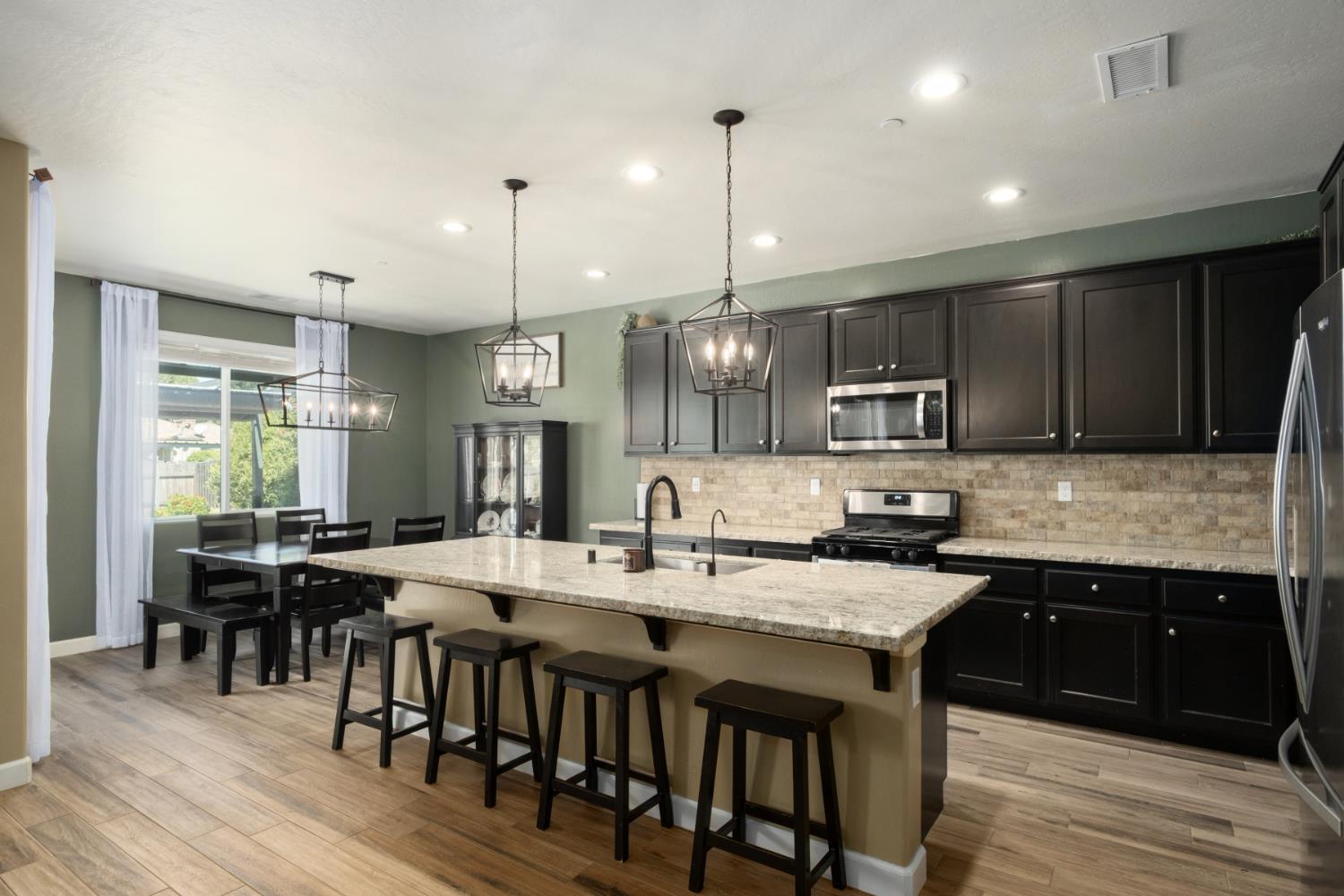 1441 22Nd Ave, Kingsburg, CA 93631