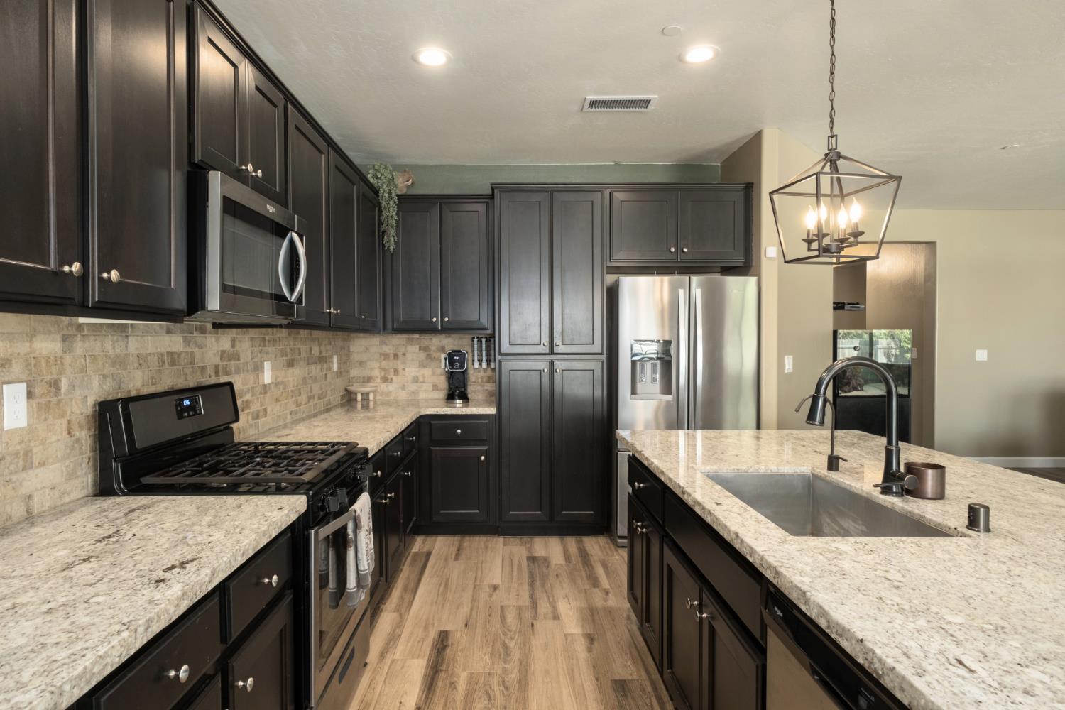 1441 22Nd Ave, Kingsburg, CA 93631